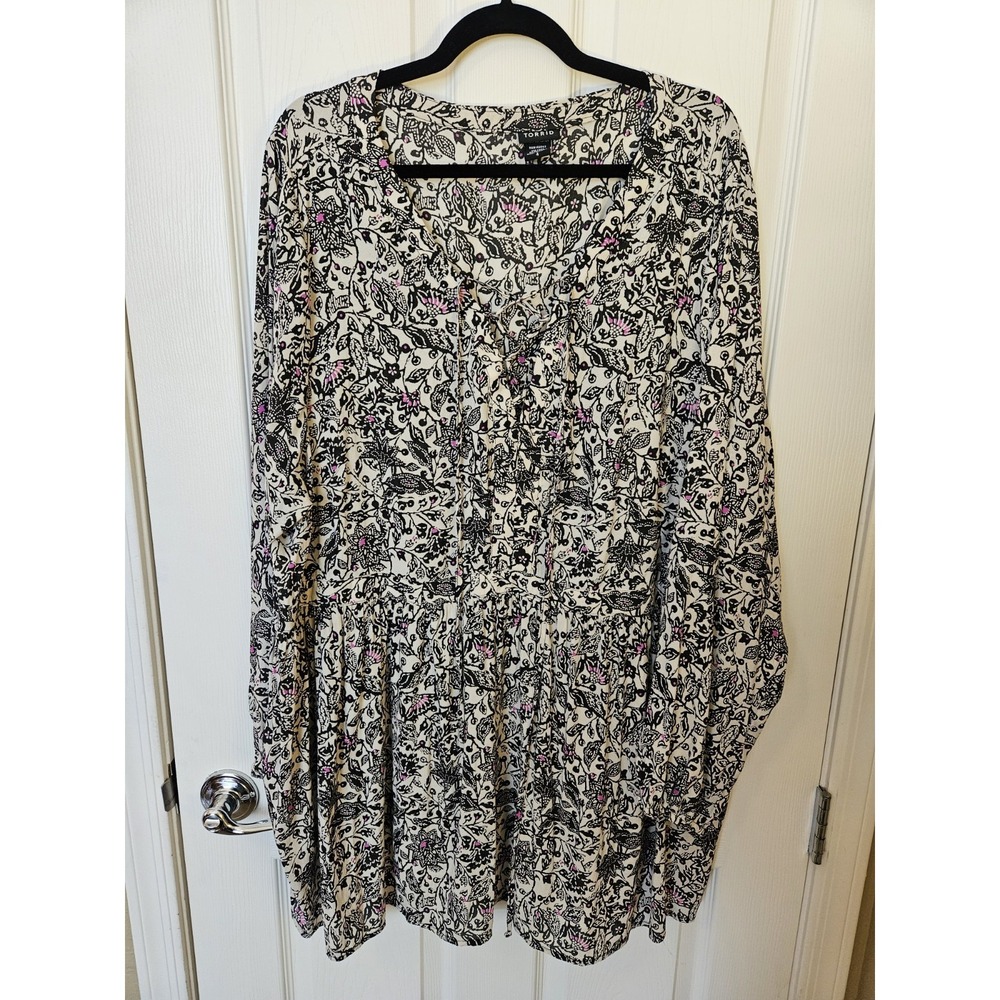 Torrid Lace-Up Neckline Long Sleeve Floral Peplum Blouse Tunic Top, Plus 4X